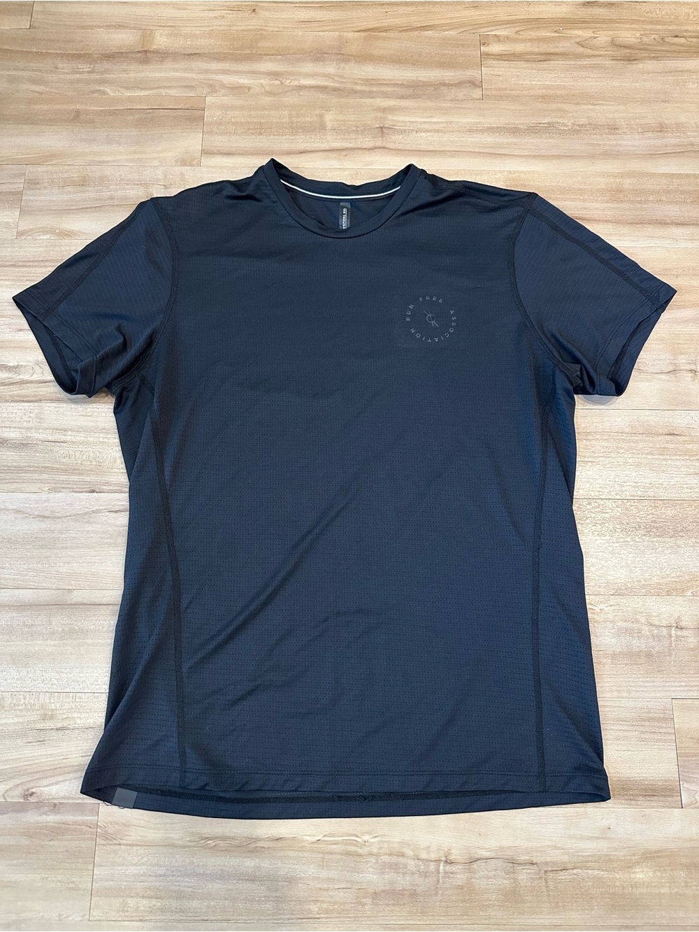 Ten Thousand Run Free Association Shirt Size Large
